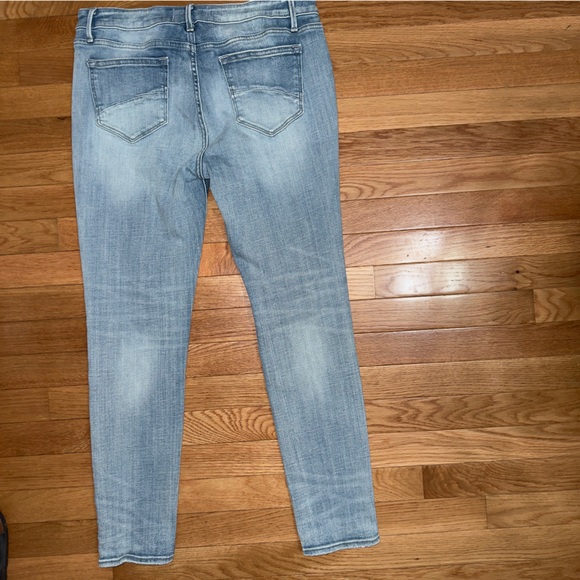 Driftwood Jackie Light Wash Rainbow Embroidered Tapered Womens Blue Jeans 30x25.